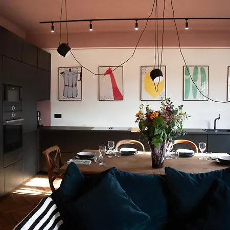 Bright 1920s - 2 Mins To & Station Appartement